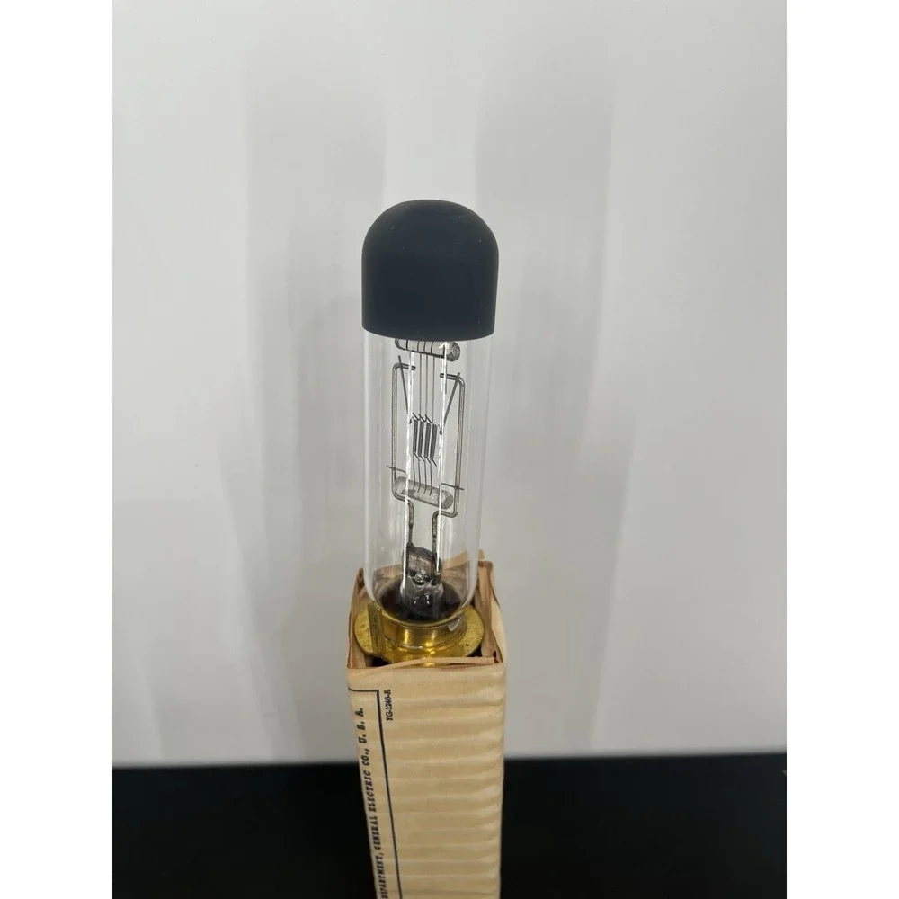 DAR Projector Projection Lamp Bulb 500W 115-120V GE  Untested